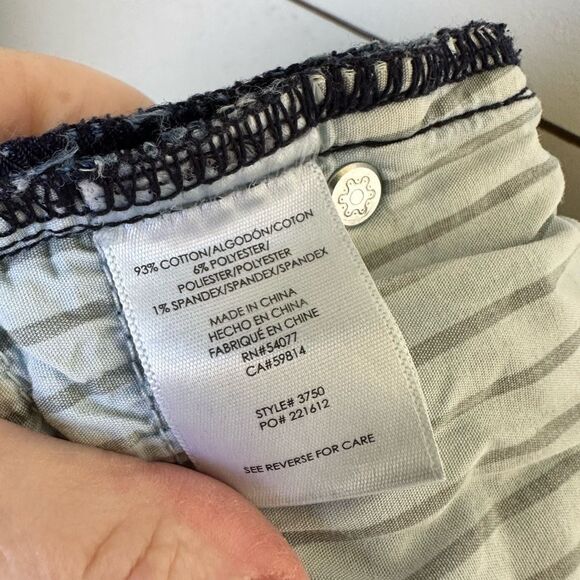 Cabi Women’s 6 High Straight Jeans - Picture 5 of 5